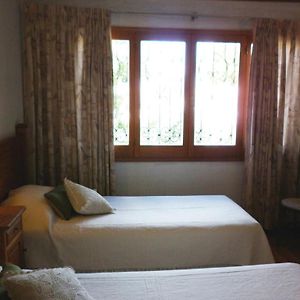 Habitación Estándar con 2 Camas Individuales